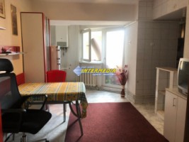 apartament-2-camere-decomandat-finisat-si-mobilat-de-vanzare-ultracentral-in-centru-3